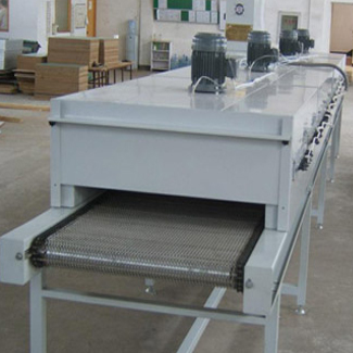 網(wǎng)帶烘干機(jī)